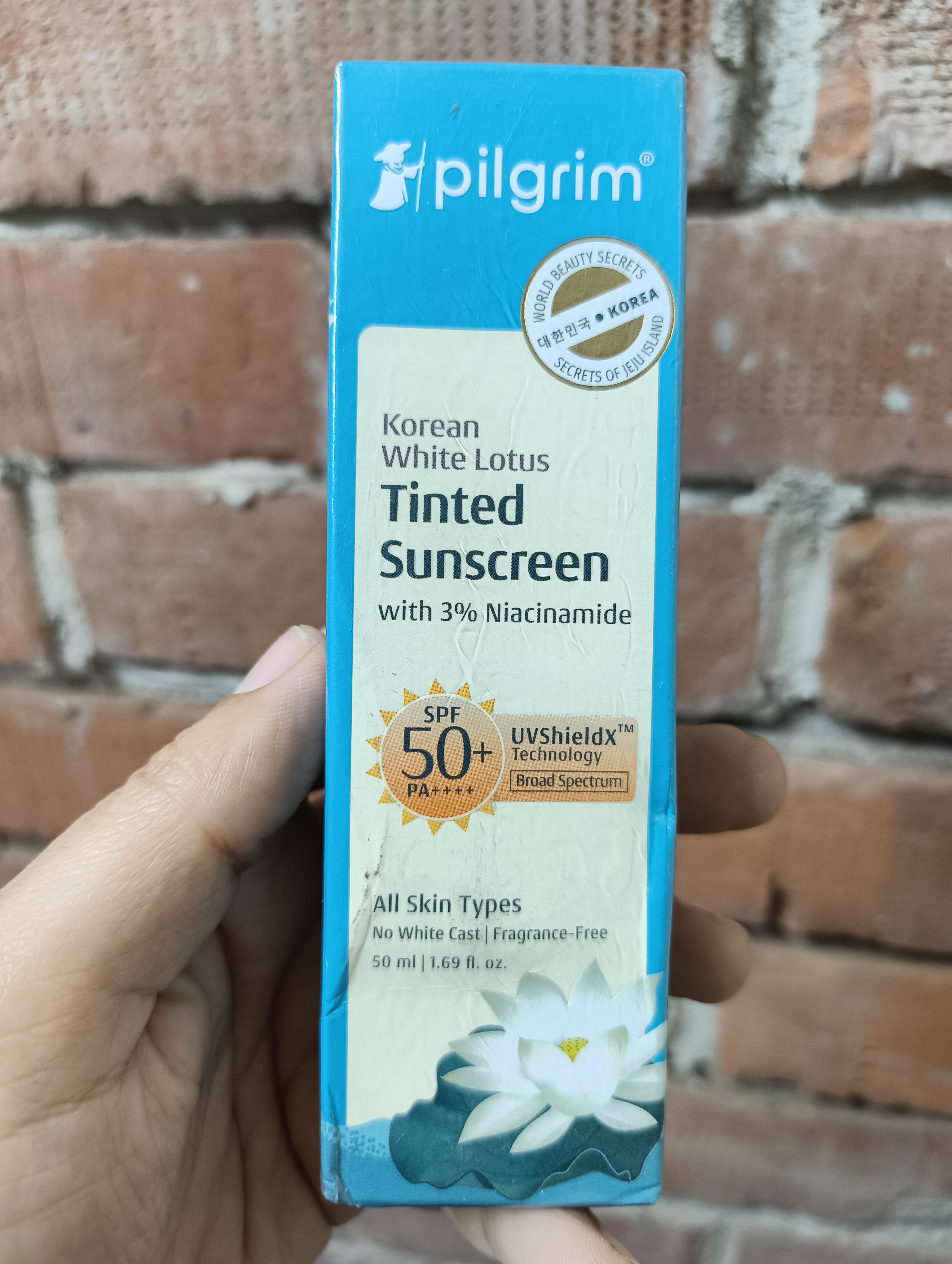 Pilgrim Korean White Lotus Tinted Sunscreen With 3% Niacinamide - 50ml_img_1