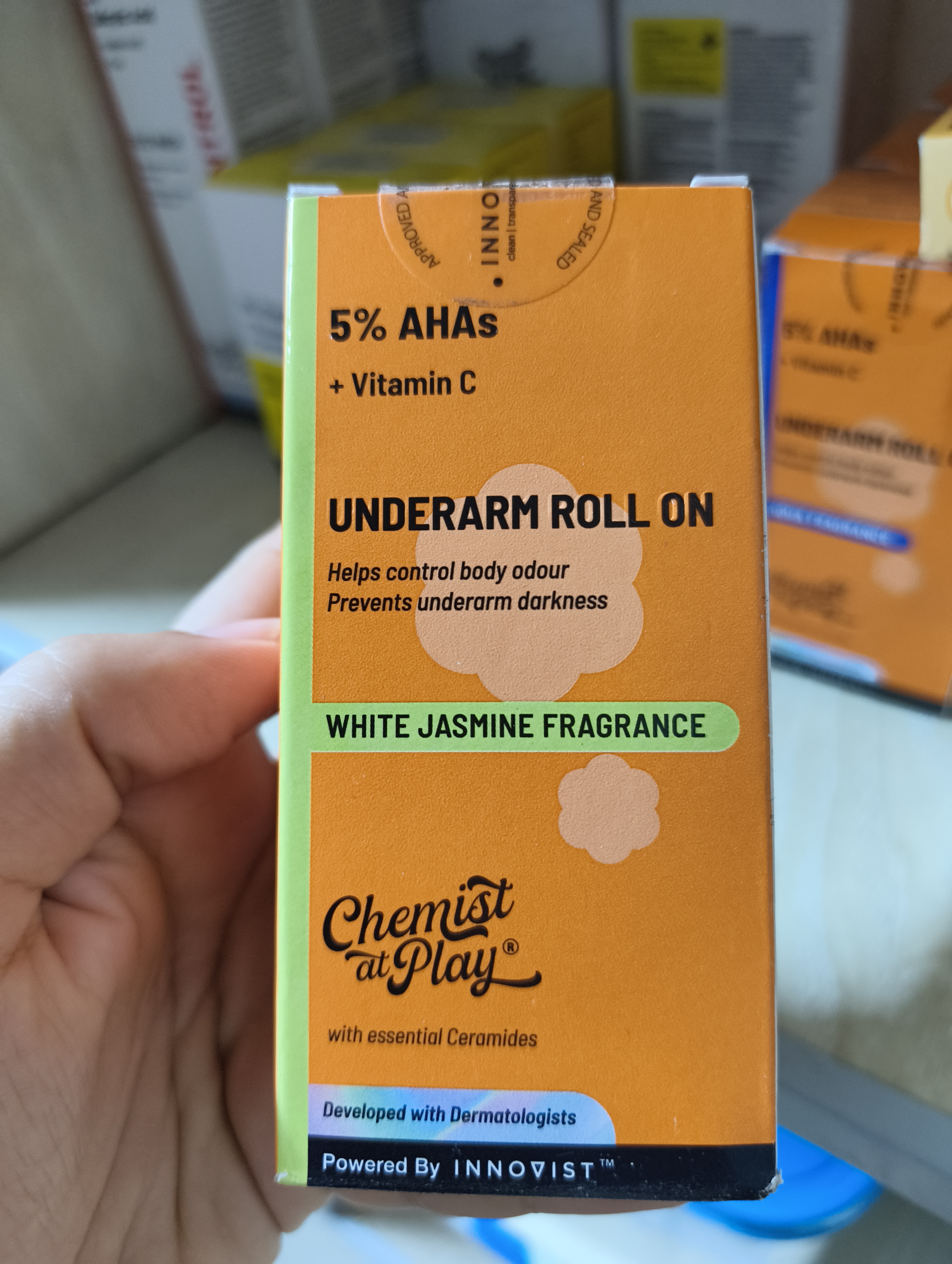 Chemist at Play 5% AHAs + Vitamin C Underarm Roll On (White Jasmine Fragrance)_img_0