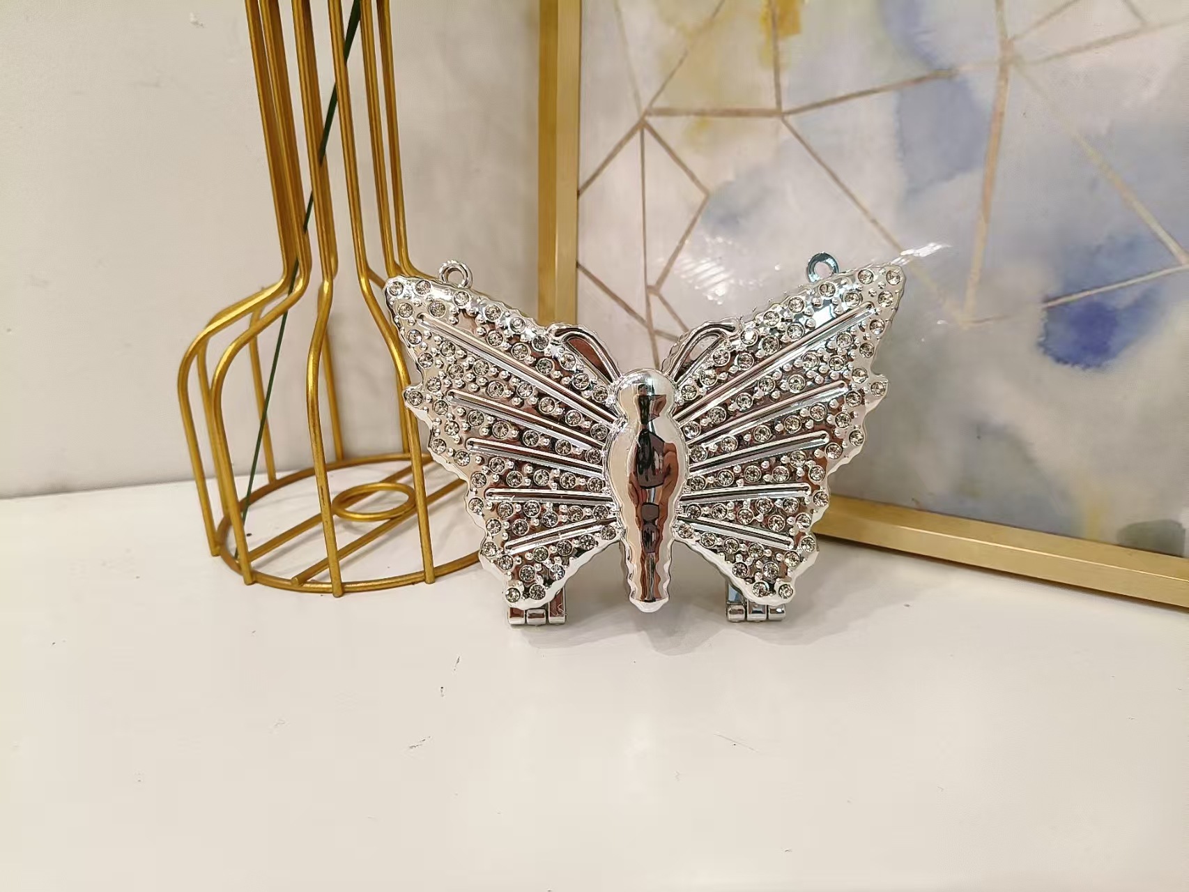 Butterfly clutch