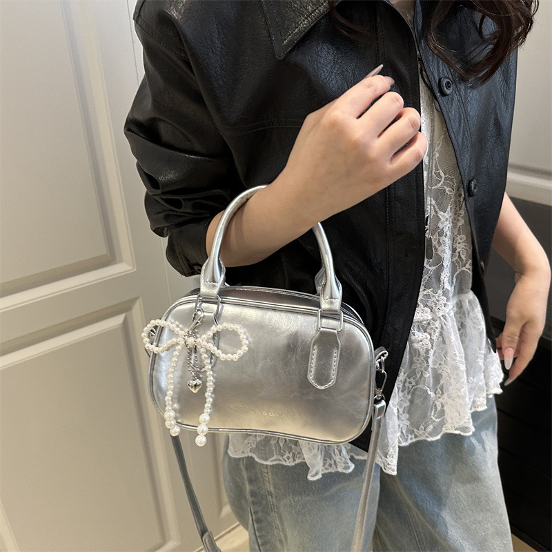 Hendhild bag with charms 🎀_img_3