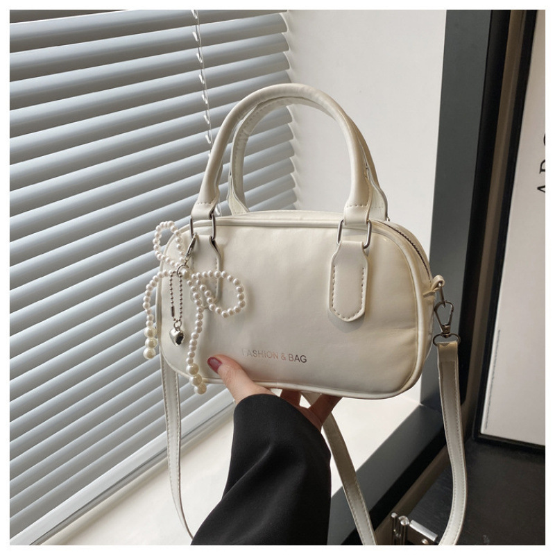 Hendhild bag with charms 🎀_img_4