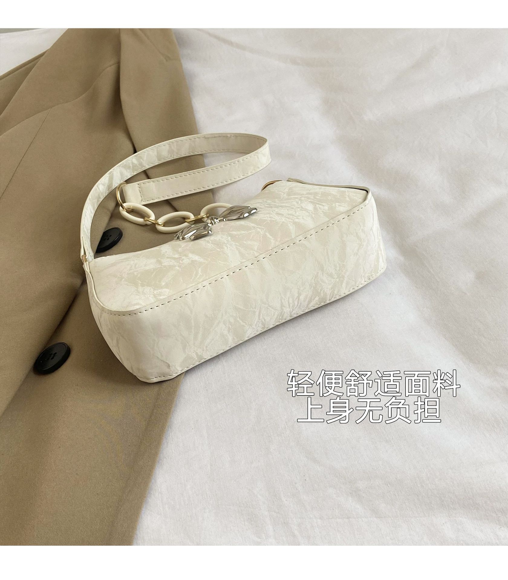 Butterfly valvet shoulder bag_img_7