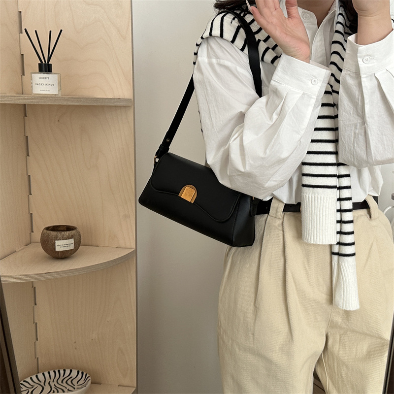 Retro shoulder bag