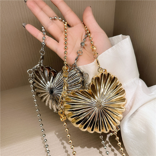 Love metal clutch_img_2