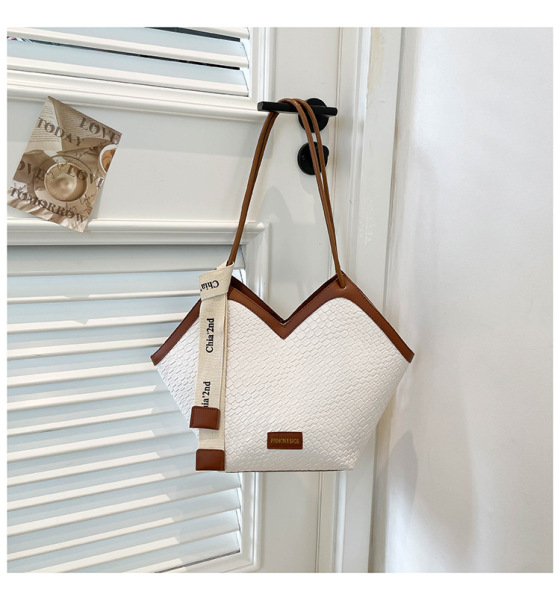 Letter strap tote_img_4