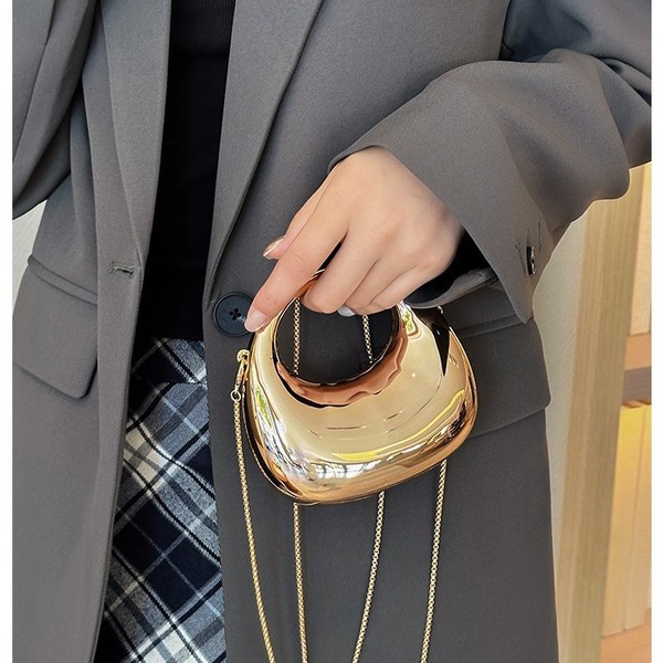 Mini clutch U design
