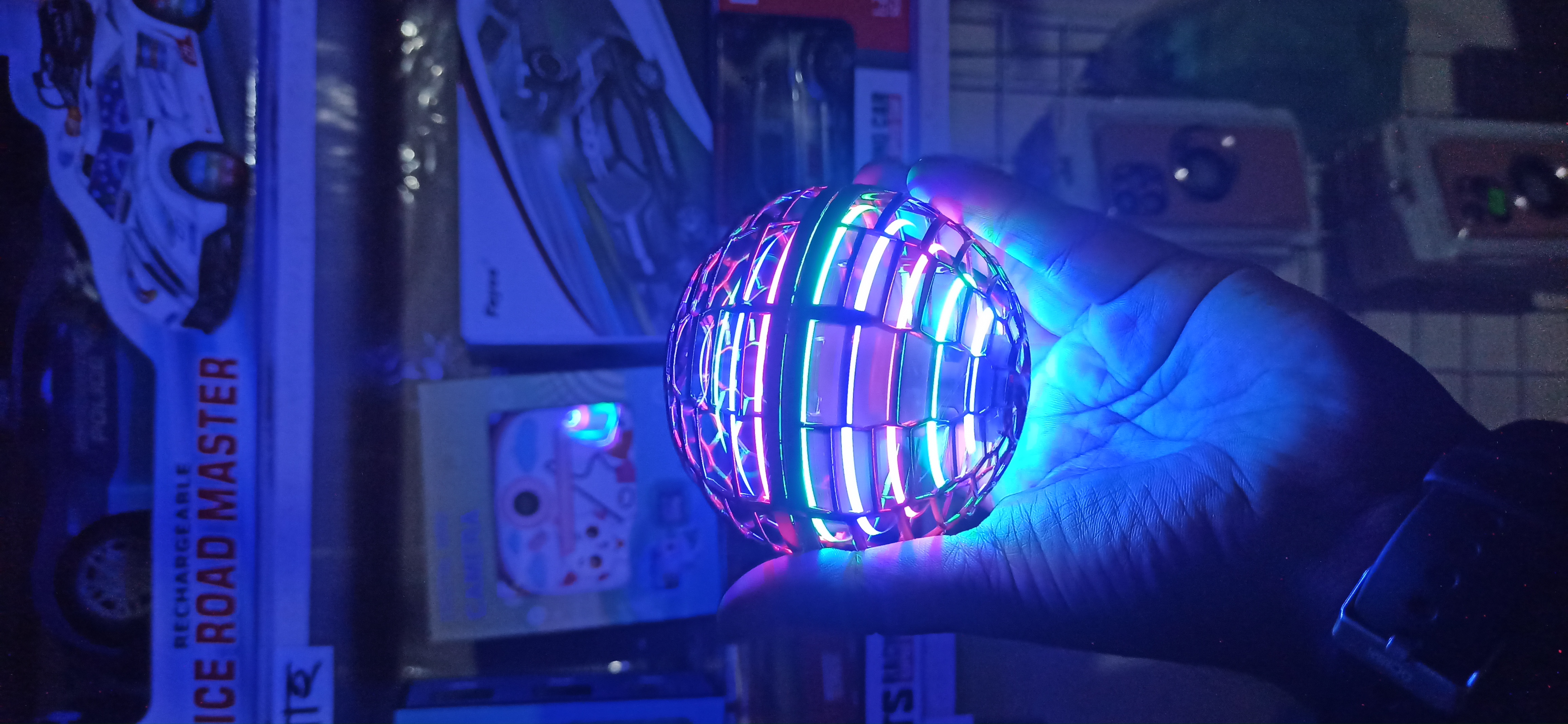 রিমোট কন্ট্রোল ফ্লাইং স্পিনার বল – USB রিচার্জেবল LED হোভার ফ্লাইং টয়_img_2