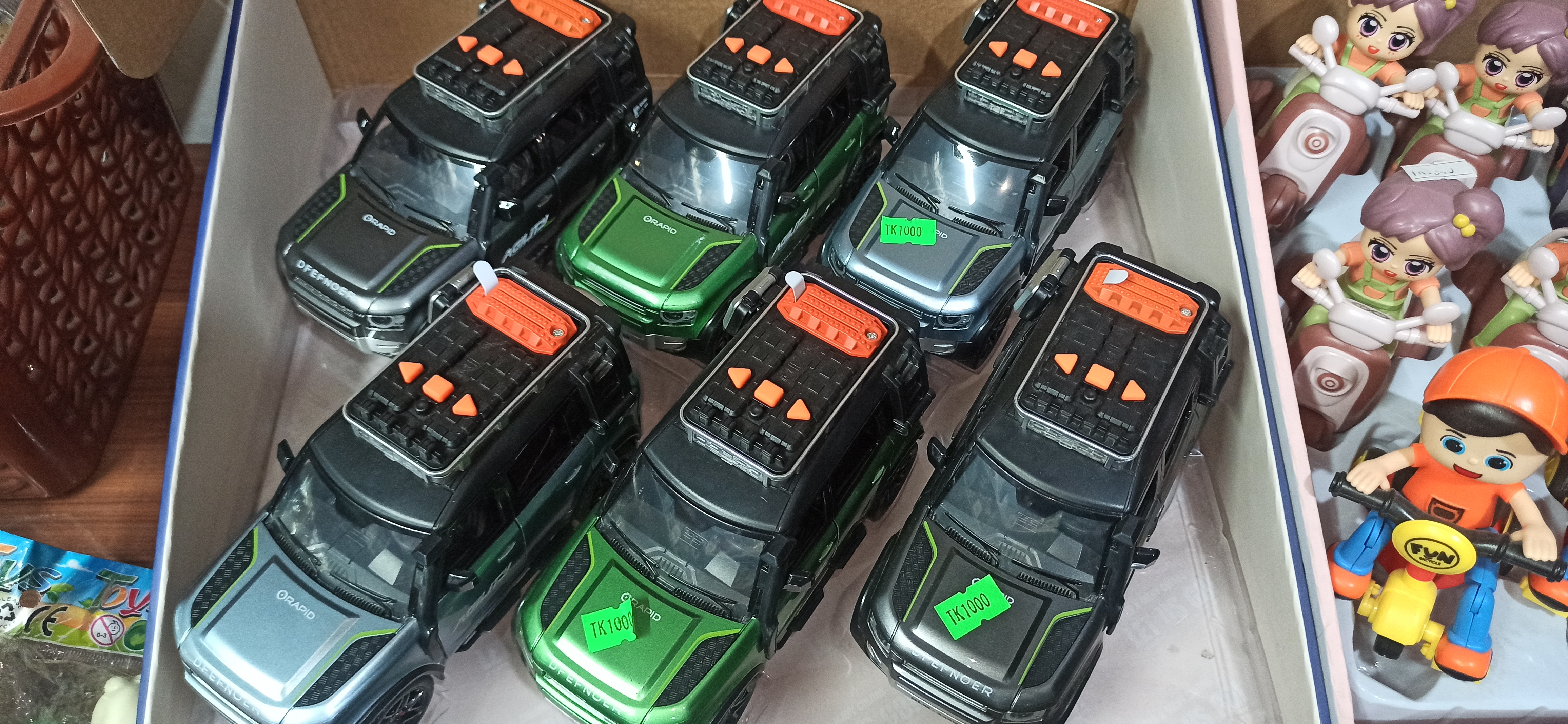 🚙 Premium Defender Toy Car_img_2