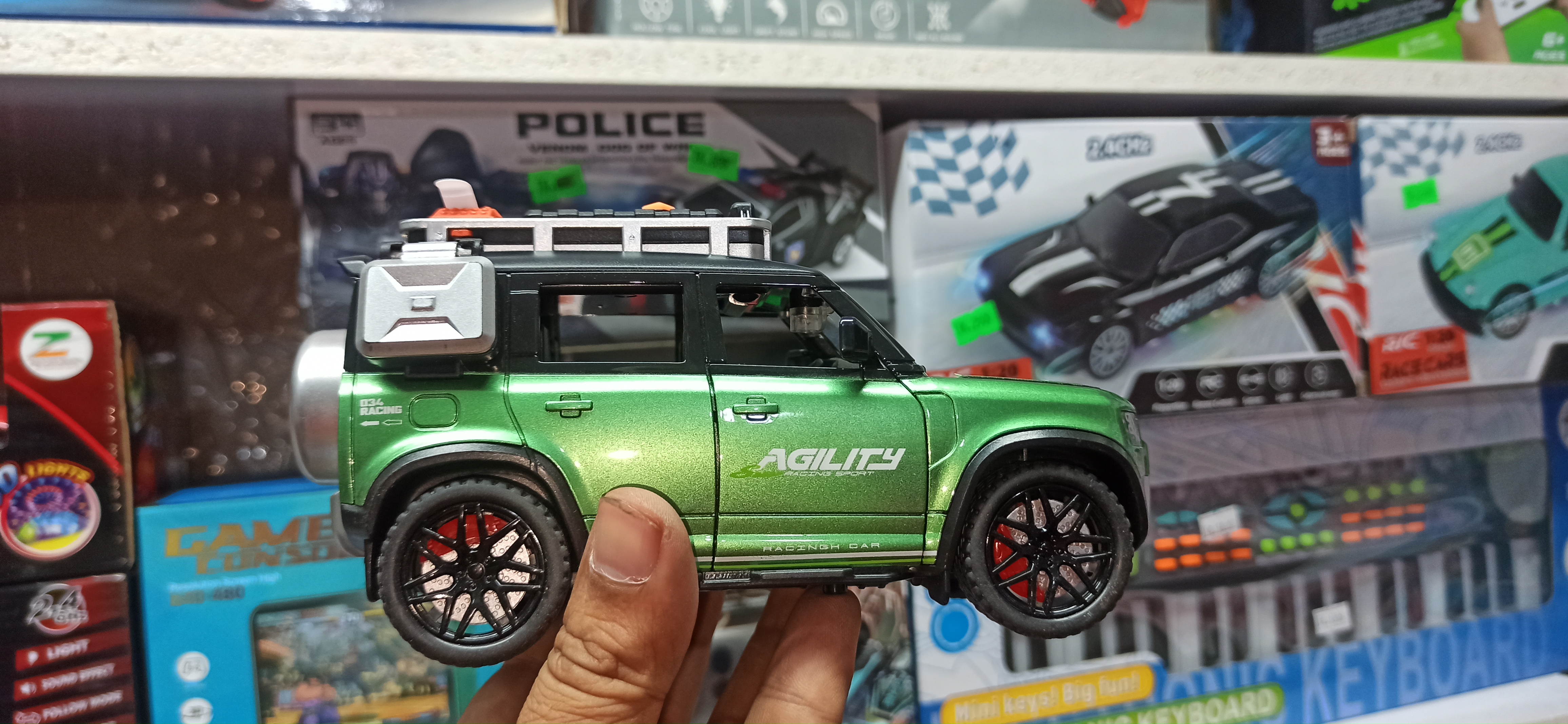 🚙 Premium Defender Toy Car_img_5