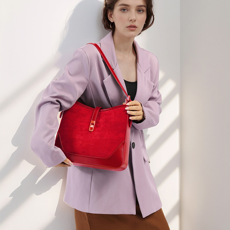 Scarlet Bag_img_1