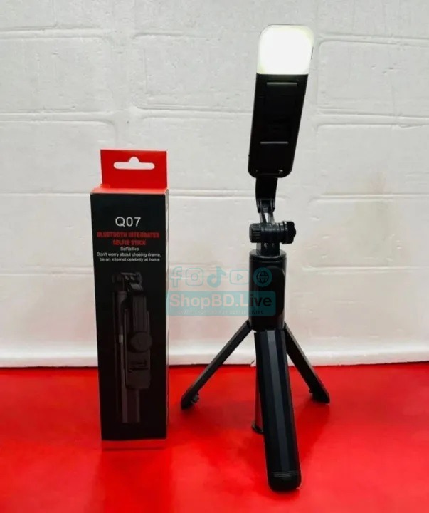 Q07 Bluetooth Selfie Stick With Light And Bluetooth Remote Control_img_1