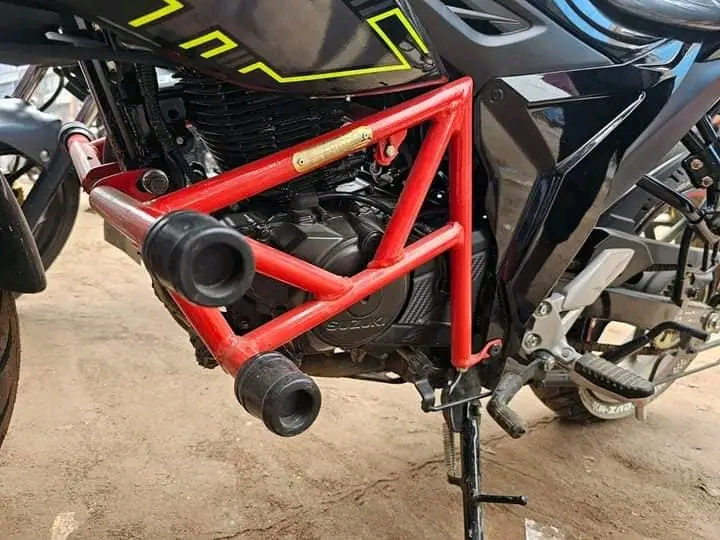 Premium Heavy Engin Gourde Bumper For Gixxer FI ABS Nacked Version