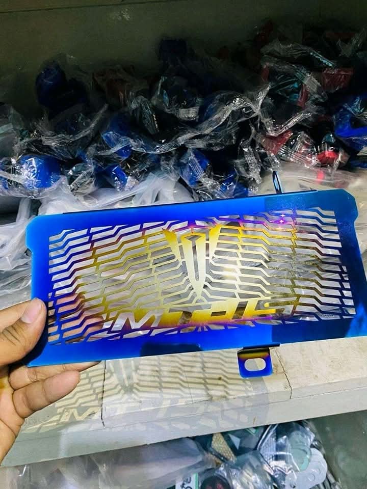 Premium Radiatar Gourde (Multi Colour) For Yamaha MT-15