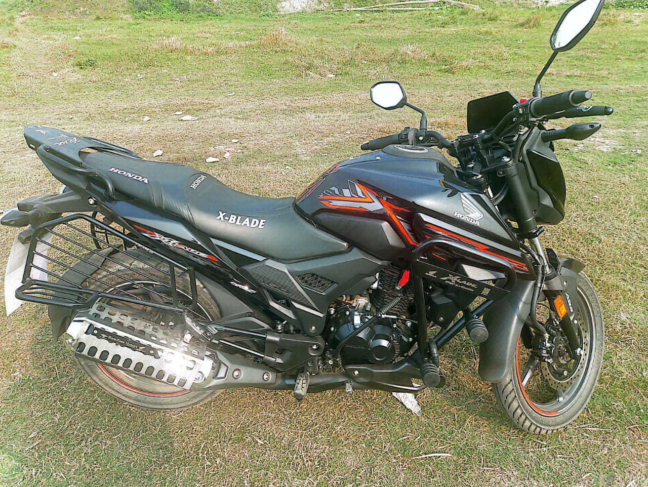 Premium Sharee Gourde (Right Side) For Honda X-Blade_img_1