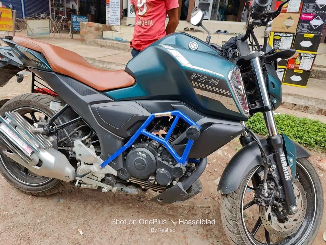 Premium Heavy Engin Gourde Bumper For Yamaha Fzs V3, V3 Deluxe, V4 & V4 Hybrid