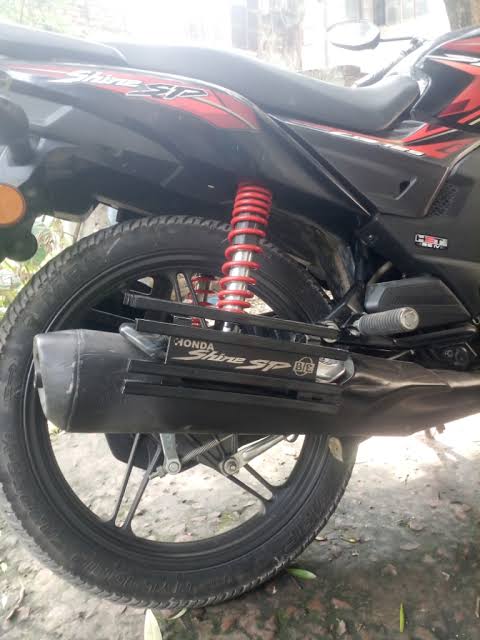 Premium Black Silencer Gourde For Honda Shine SP_img_2
