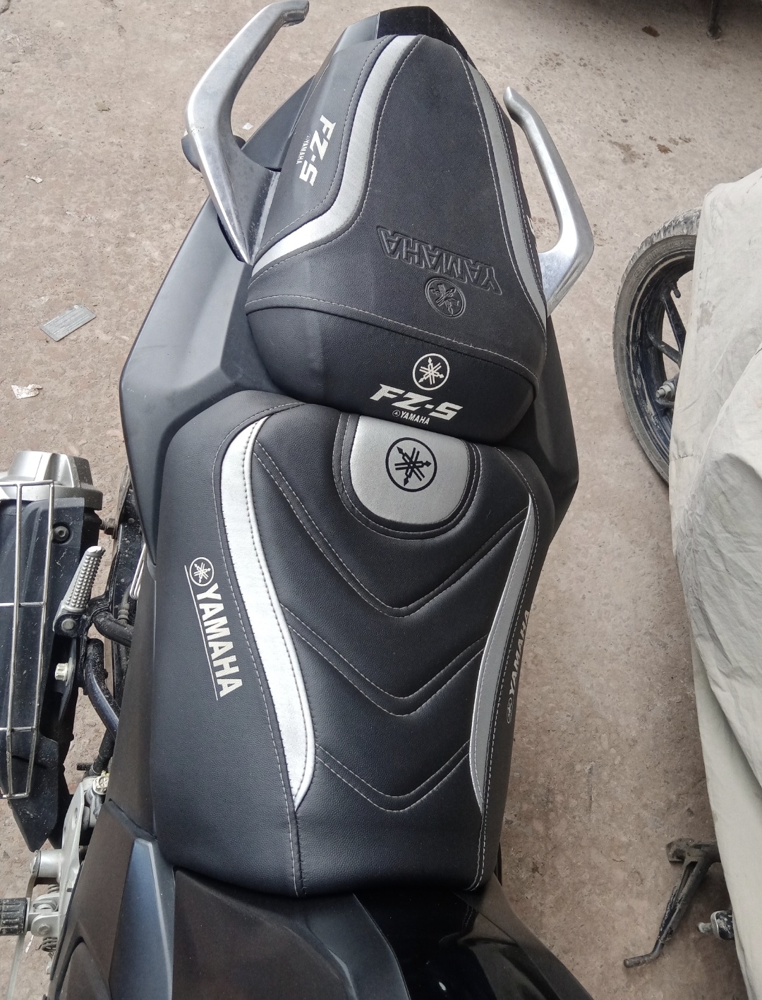 Premium Seat Cover For Yamaha Fzs V2