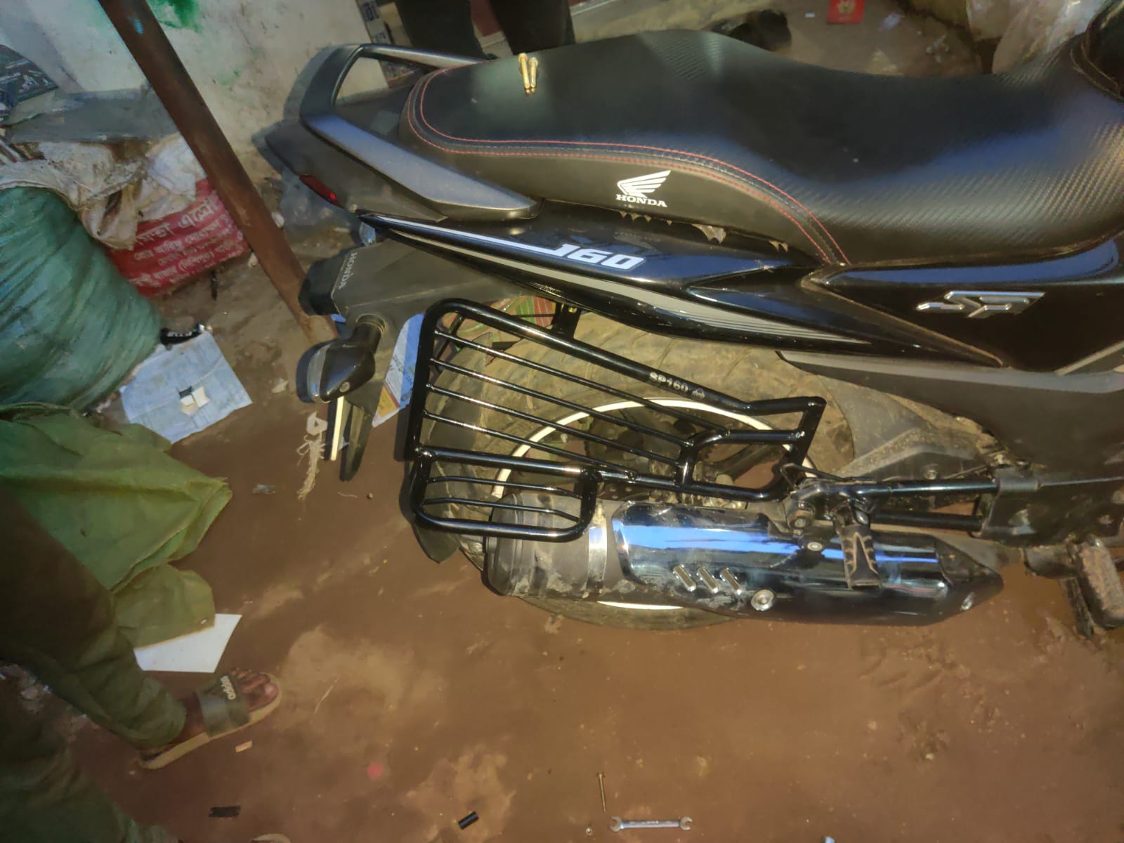 Premium Sharee Gourde (Right Side) For Honda SP-160_img_1