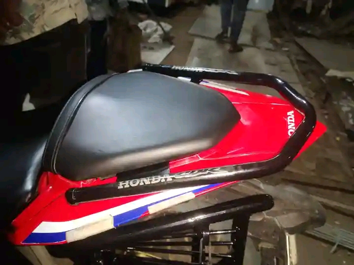 Premium Back Grabrail For Honda CBR_img_5