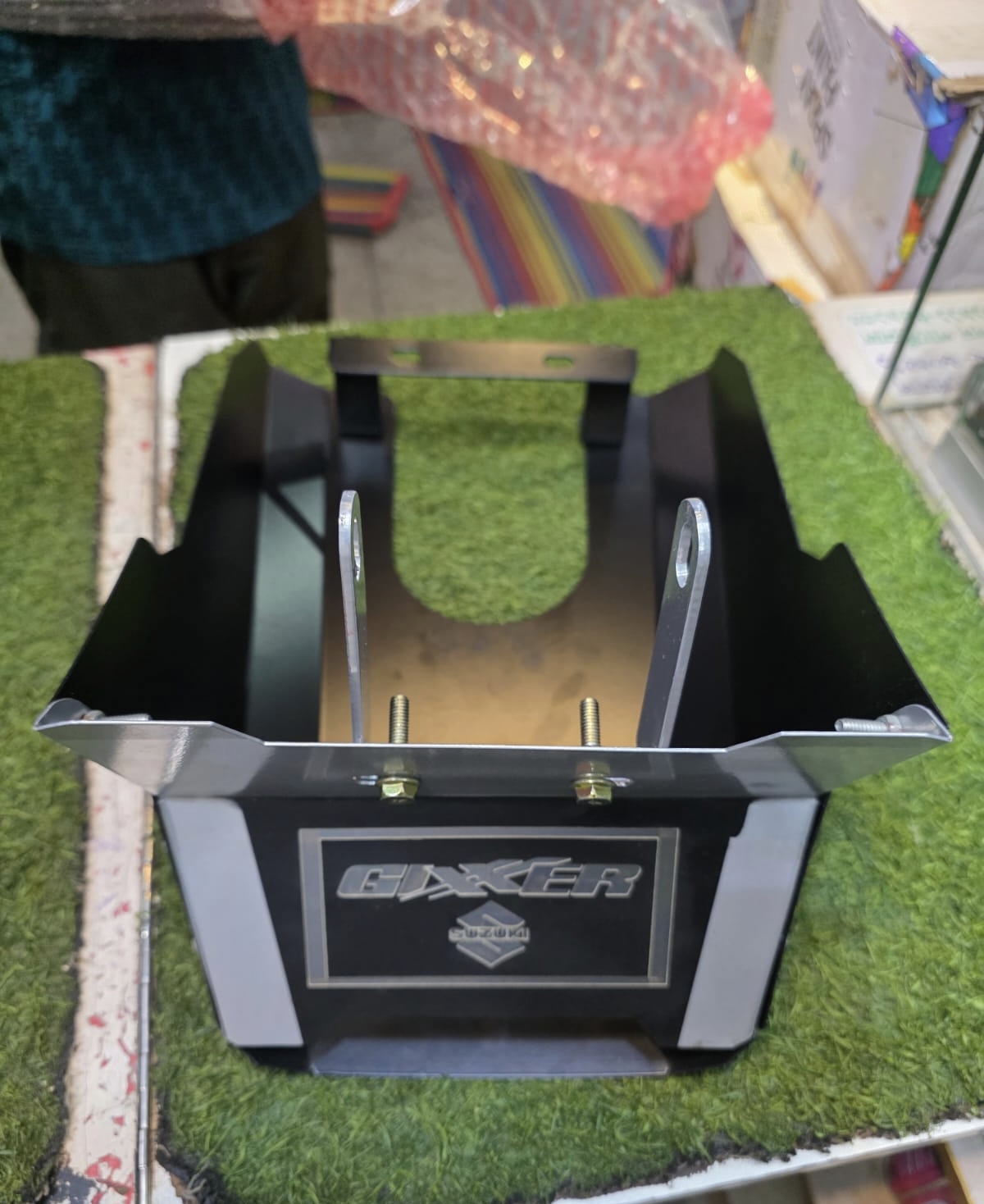 Premium CNC Black Silencer Gourde For Gixxer All Model_img_4