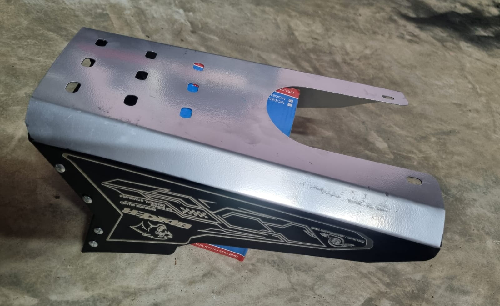 Premium CNC Black Silencer Gourde For Gixxer All Model_img_7