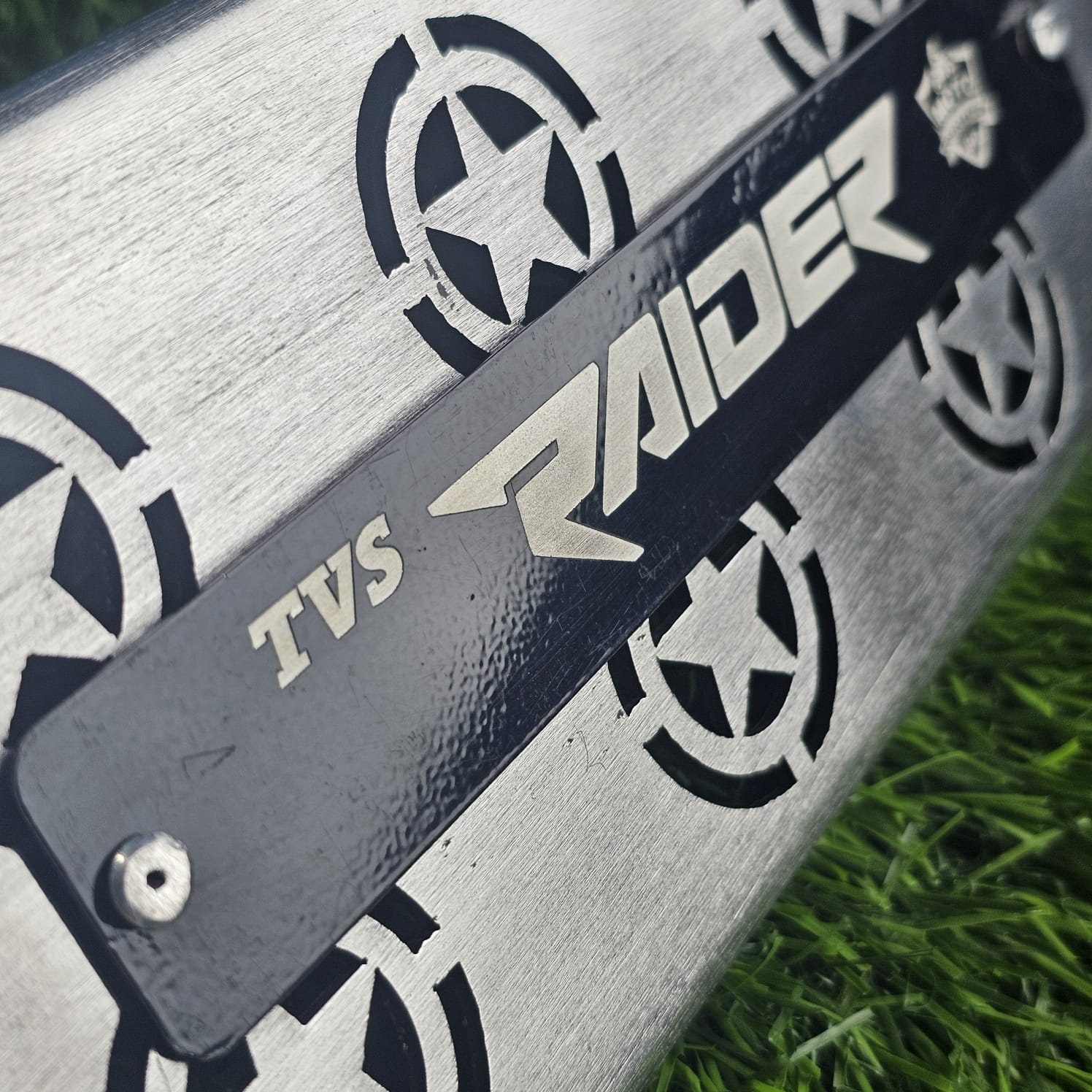 Premium SS Star Silencer Gourde For Tvs Raider_img_1