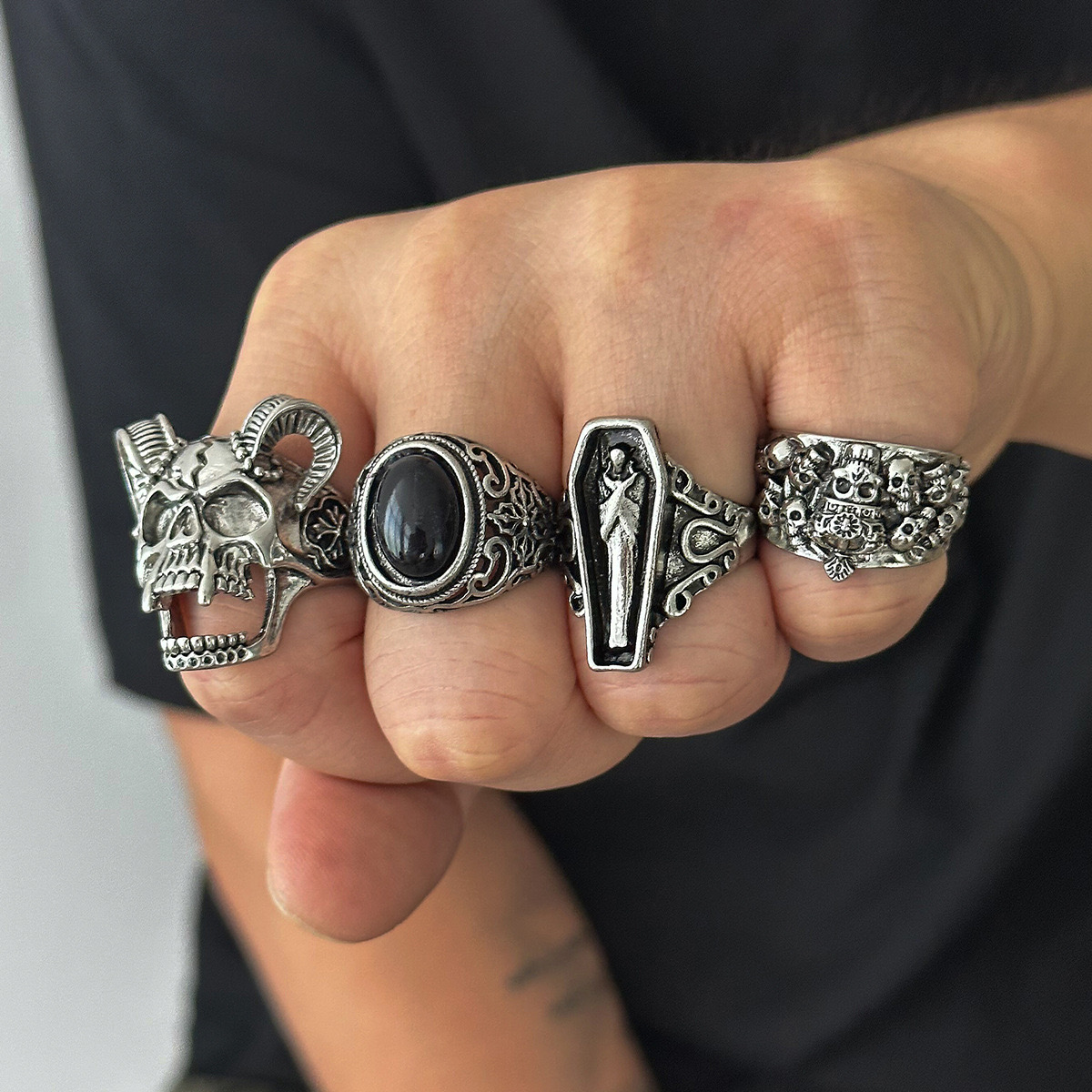 5pcs Set, Vintage Punk Exaggerated Skull and Ram Head Ring - Image 1