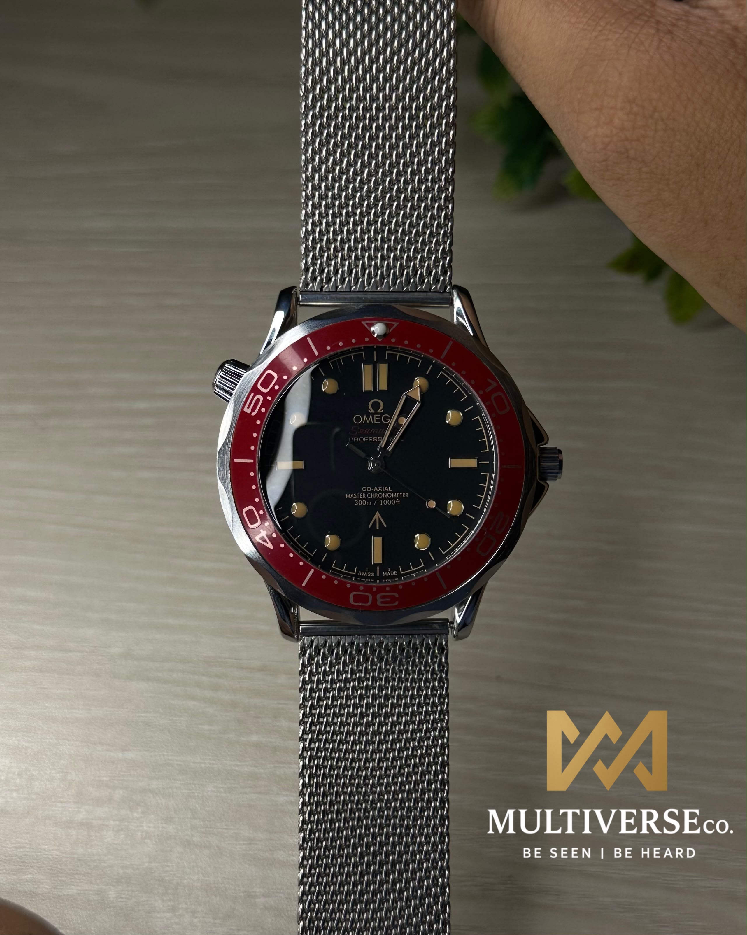 OMEGA 007 JAMES BOND EDITION MESH STRAP BLACK DIAL RED BEZEL WATCH FREE NATO STRAP_img_3
