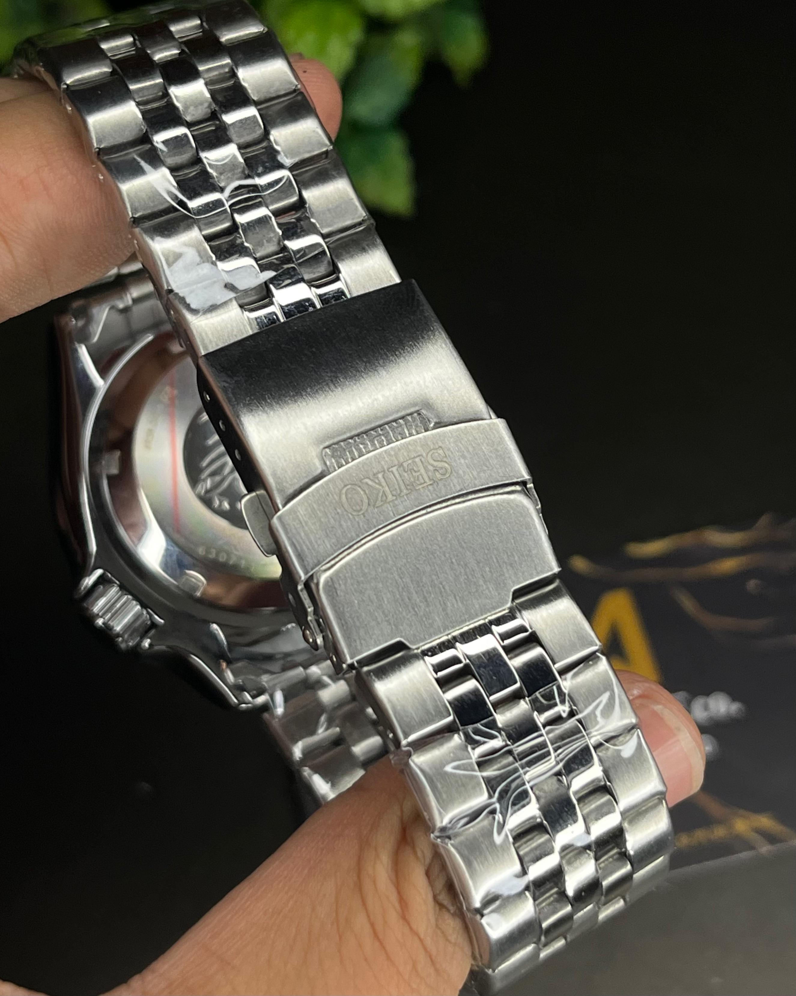 SEIKO 5 STYLE BLACK TWO TONE ACCENT SWEEP QUARTZ DIVER (JUBILEE BRACELET) AA_img_5