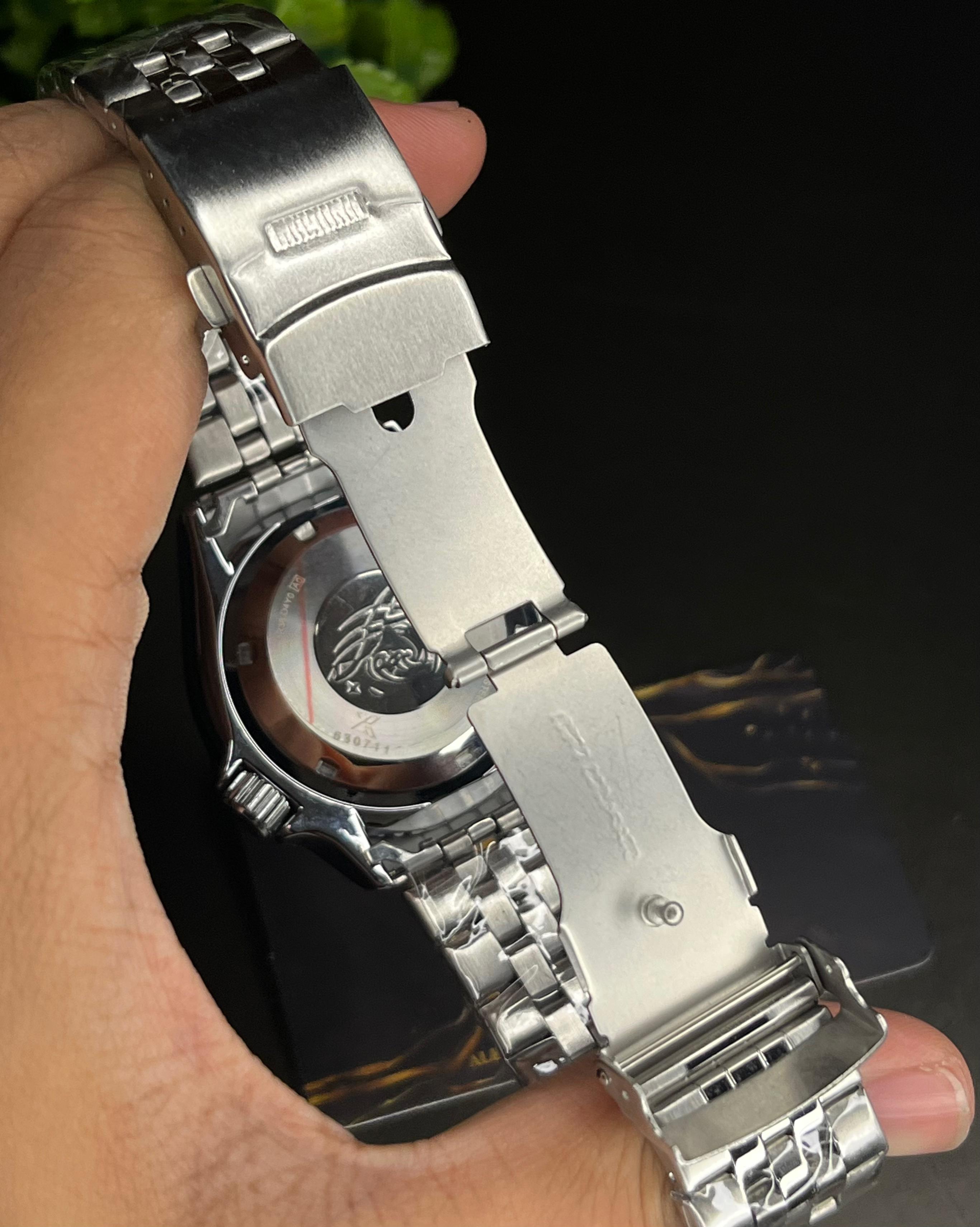 SEIKO 5 STYLE GREEN SWEEP QUARTZ DIVER (JUBILEE BRACELET) AA_img_4