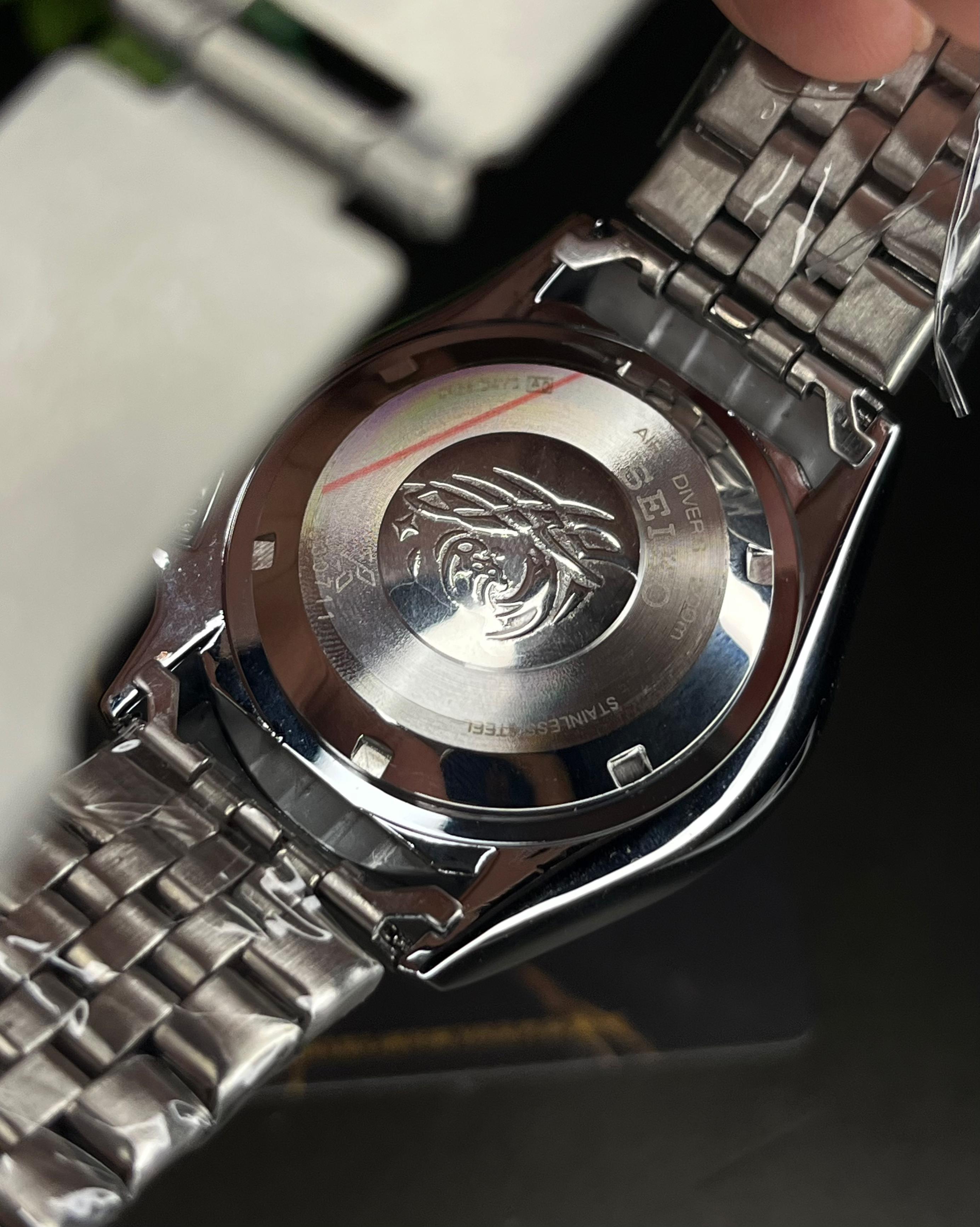 SEIKO 5 STYLE BLACK TWO TONE ACCENT SWEEP QUARTZ DIVER (JUBILEE BRACELET) AA_img_3