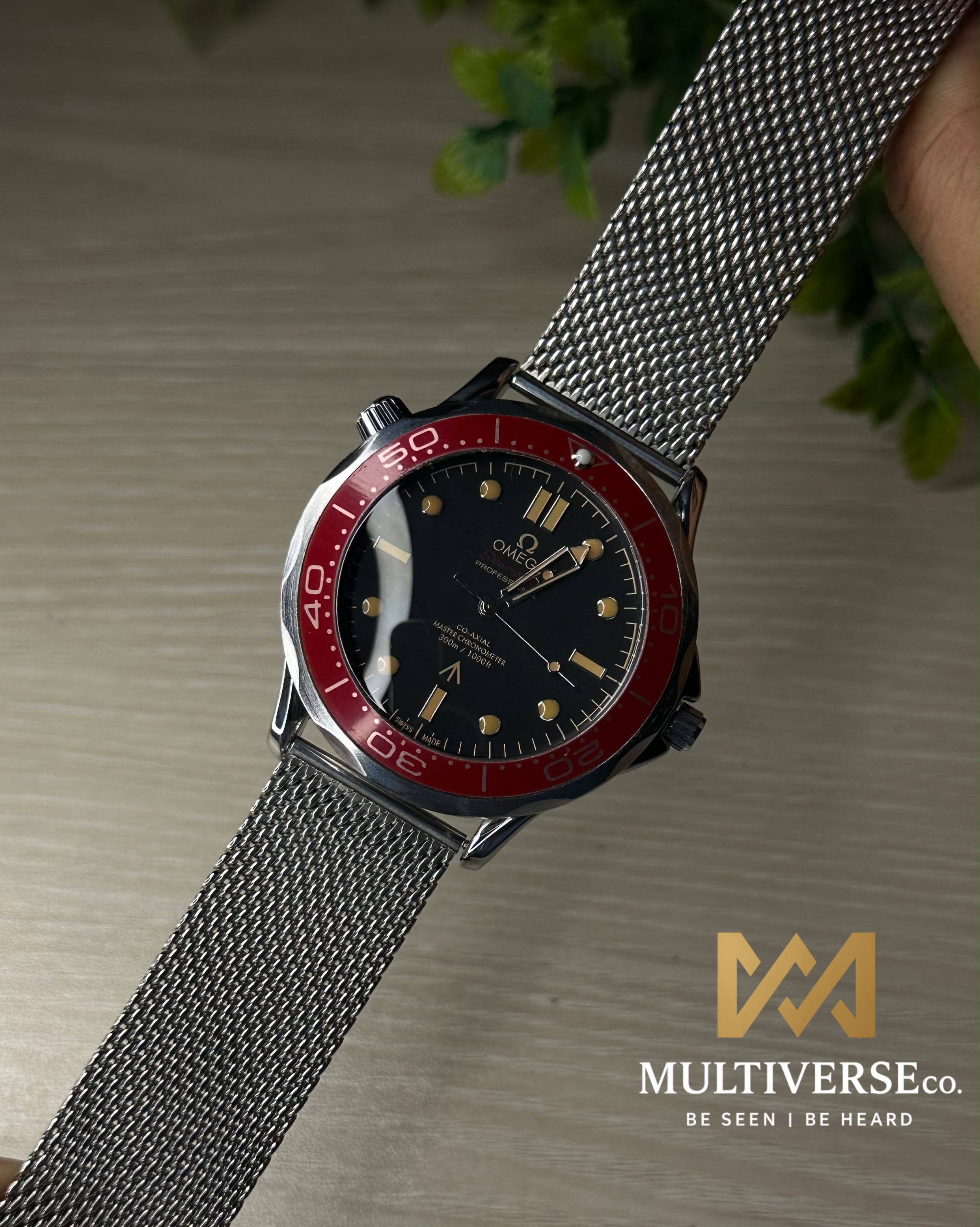 OMEGA 007 JAMES BOND EDITION MESH STRAP BLACK DIAL RED BEZEL WATCH FREE NATO STRAP_img_2