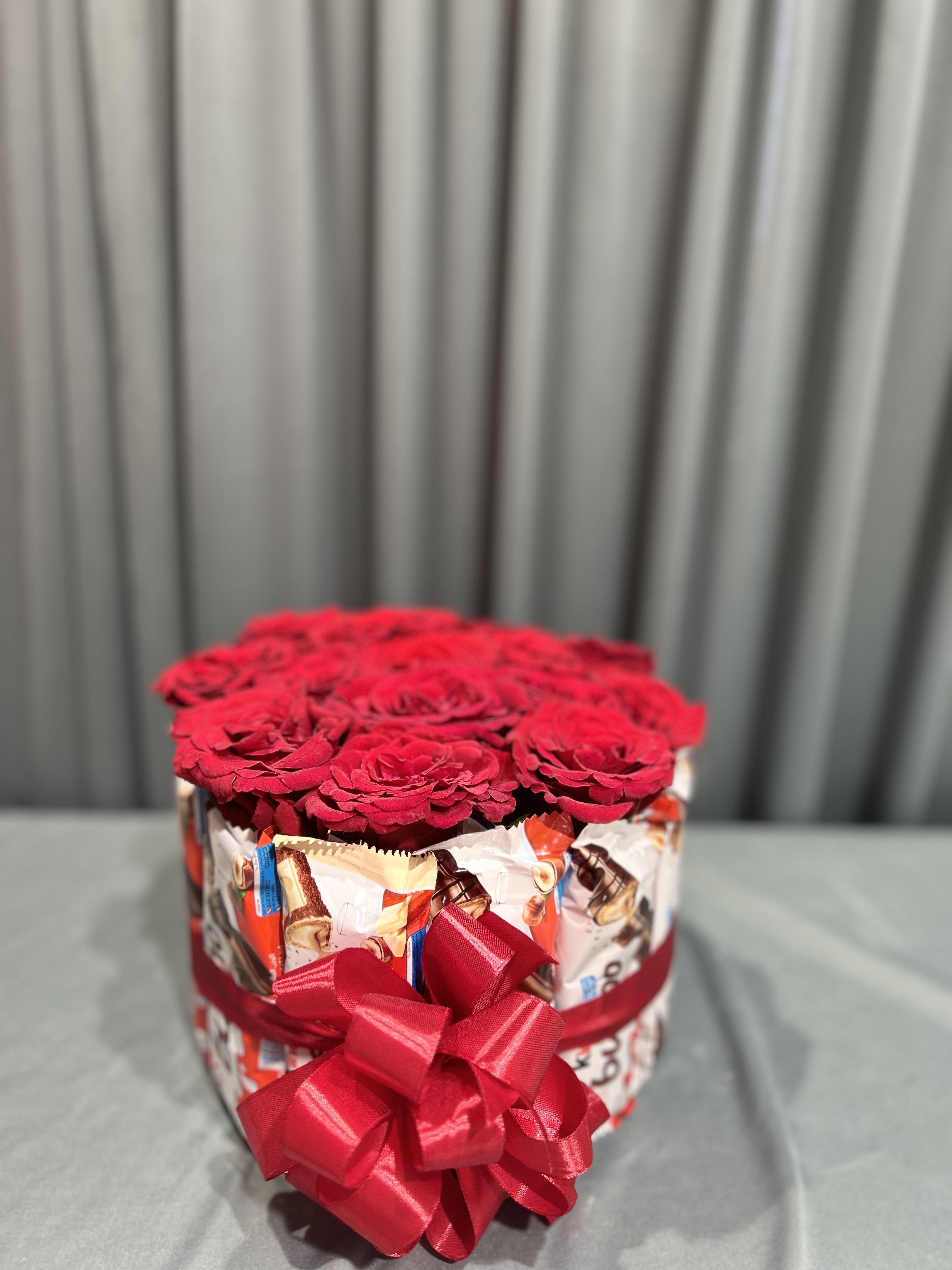 chocolates with red roses_img_1