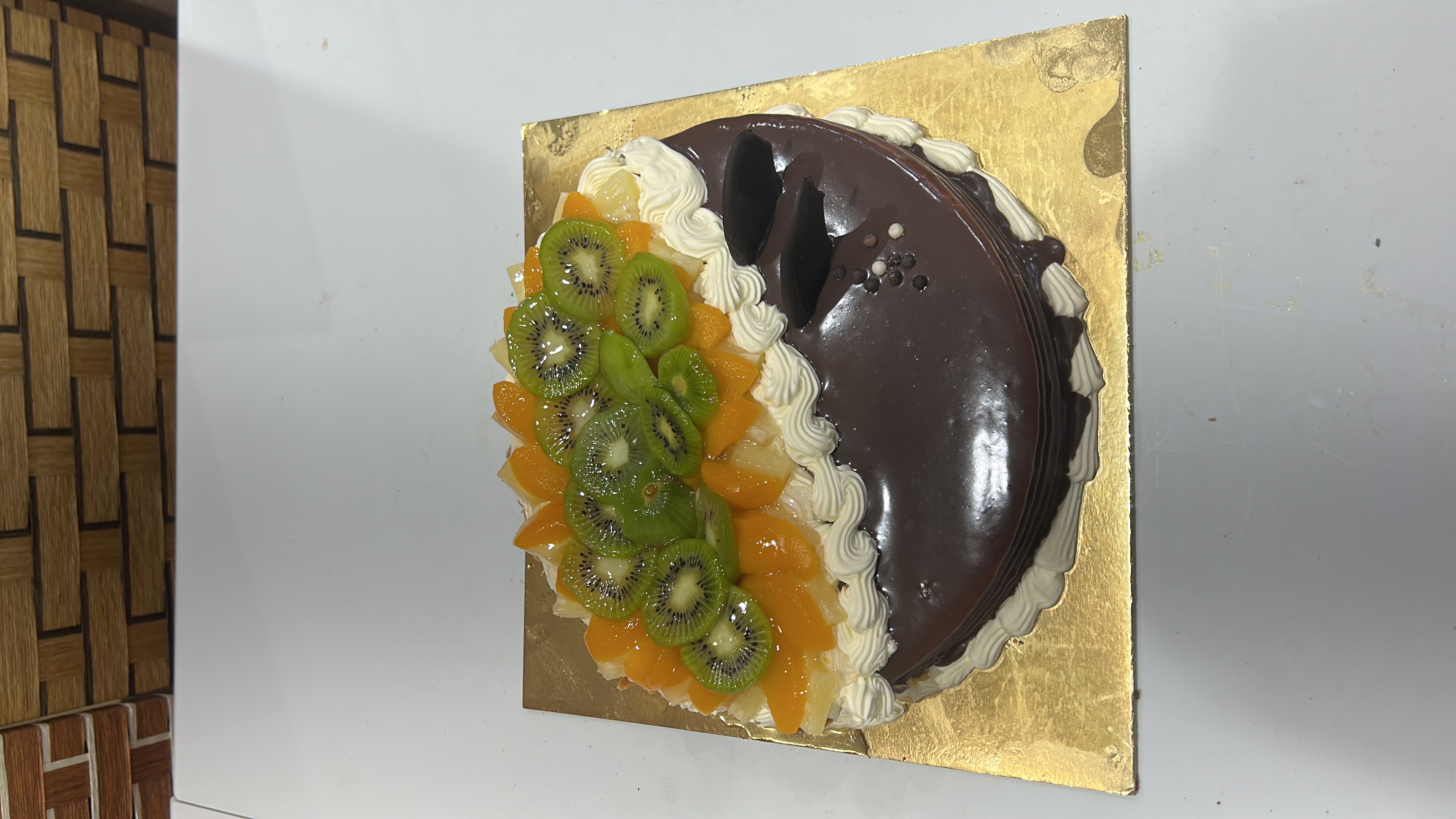 Cake Chocolate and galaxy flavor_img_1