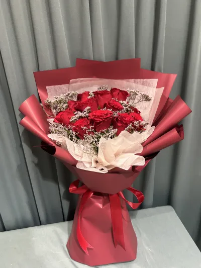 Red and pink hand bouquet_img_0