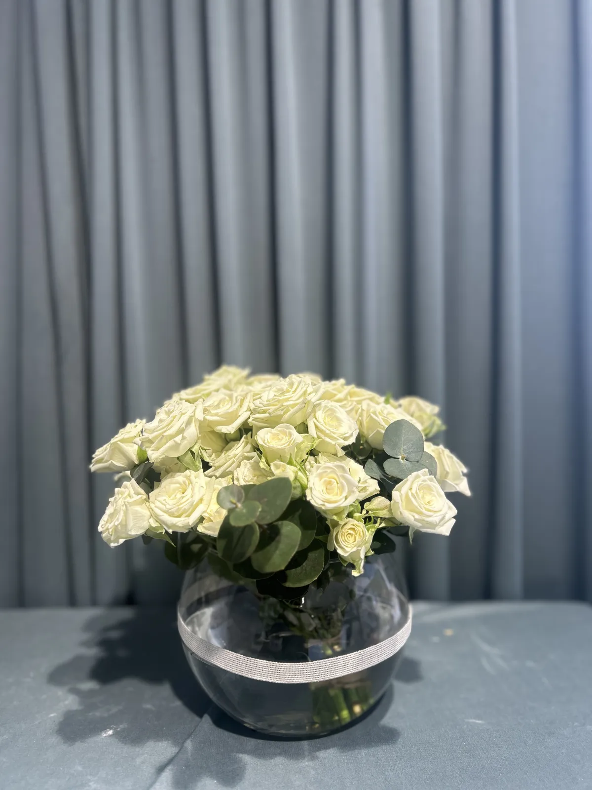 White petals vase