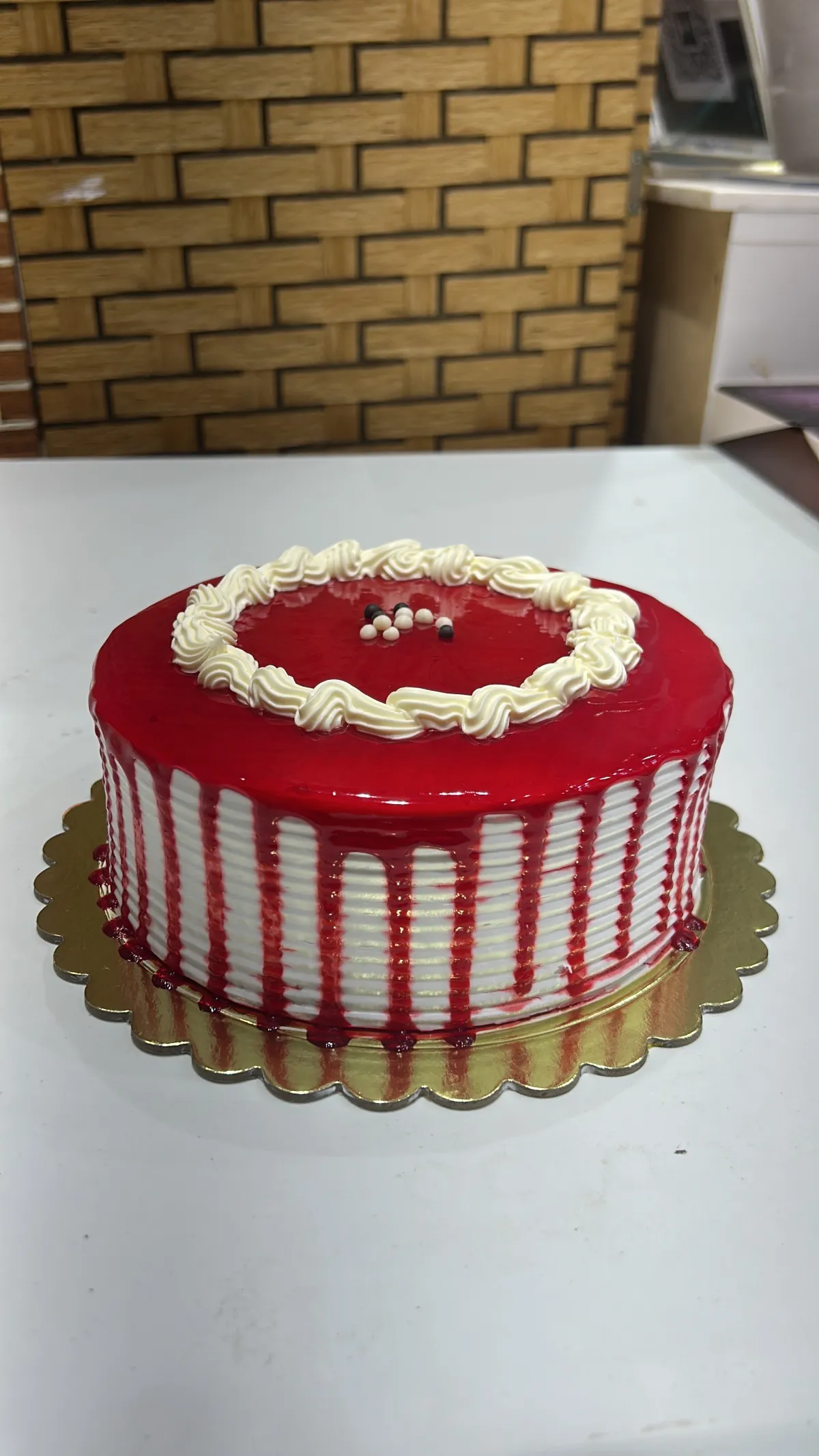 Strawberry flavor cake
