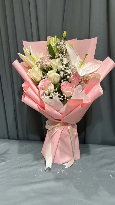 Pink and white hand bouquet_img_0