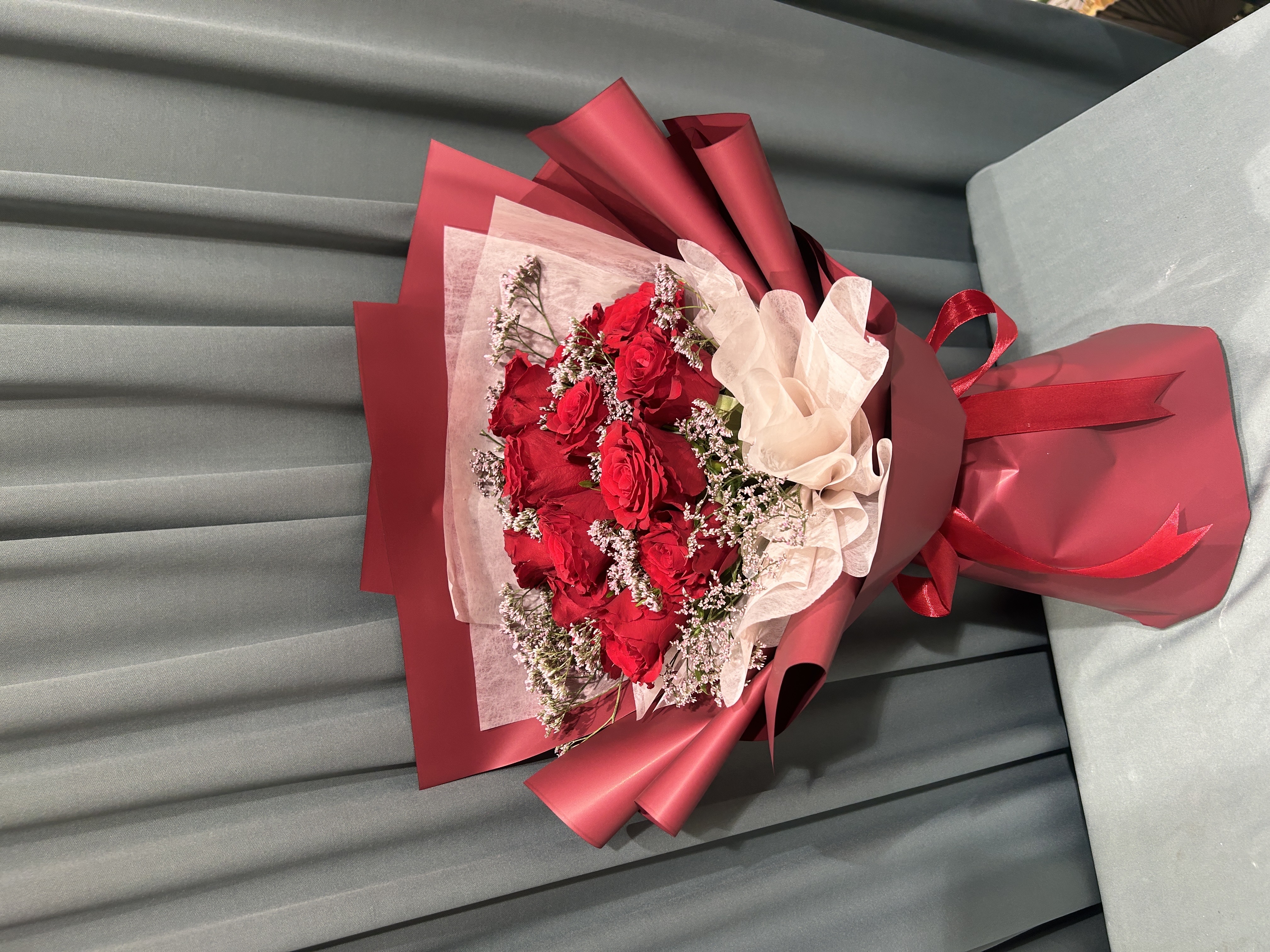 Red and pink hand bouquet_img_1