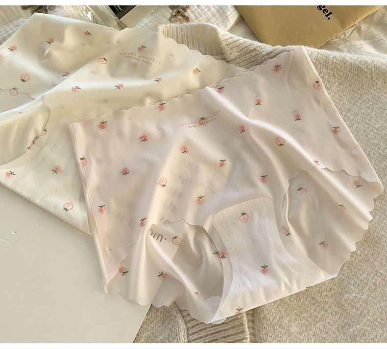 Ice Silk Seamless Underwear Panties Ultra-thin Briefs Strawberry Print Breathable Underpants Lingerie_img_0