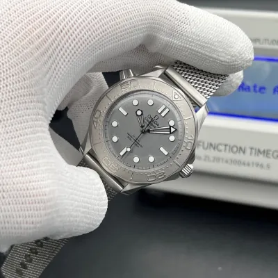 Omega Seamaster Diver 300M – Featuring a 42mm Stainless Steel Construction, Refined Grey Dial, and Durable Titanium Mesh Bracelet. Swiss 1:1 Quality(Pre-order)_img_5