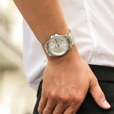 Q&Q Superior Day Date Stainless Steel Silver Chain Watch S3_img_3