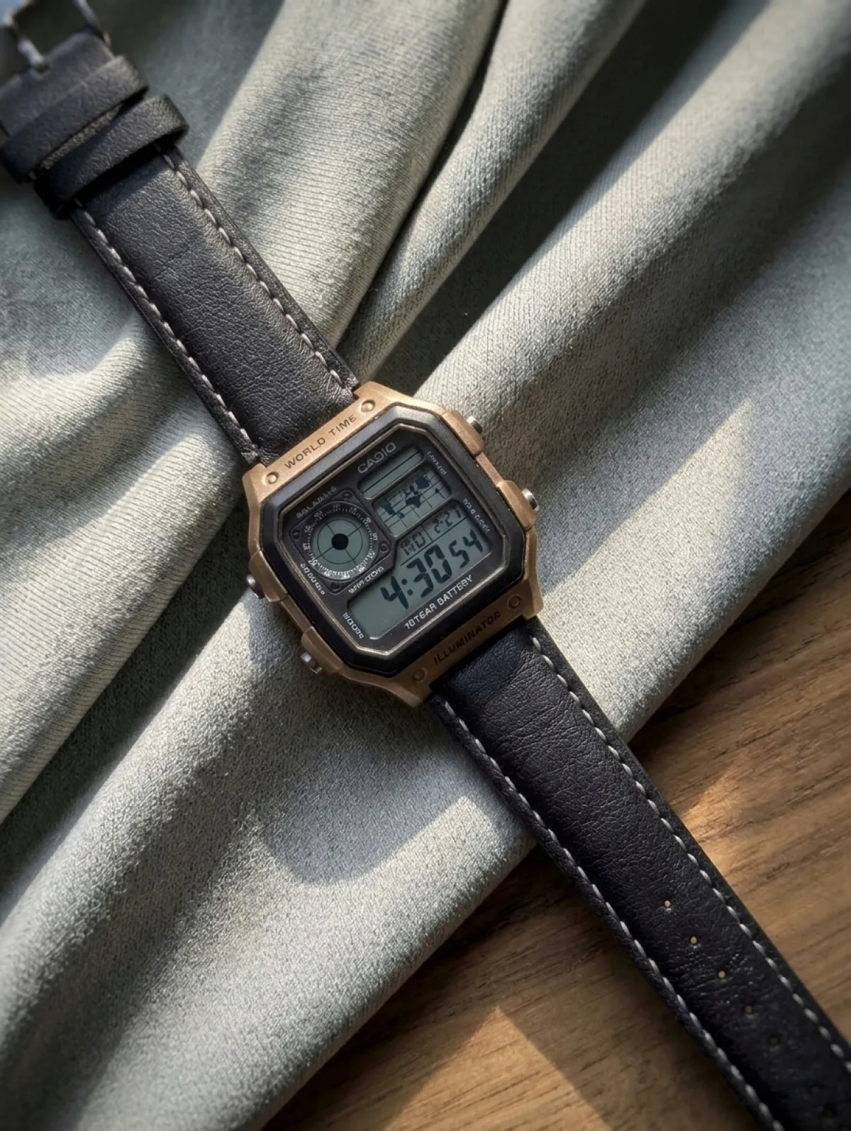 Casio AE-1200WHL-5A