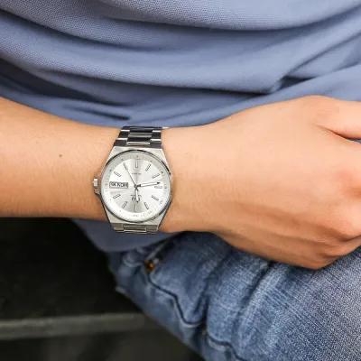 Q&Q Superior Day Date Stainless Steel Silver Chain Watch S3_img_2