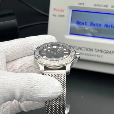 Omega Seamaster Diver 300M – Featuring a 42mm Stainless Steel Construction, Refined Grey Dial, and Durable Titanium Mesh Bracelet. Swiss 1:1 Quality(Pre-order)_img_3