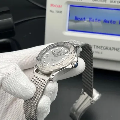 Omega Seamaster Diver 300M – Featuring a 42mm Stainless Steel Construction, Refined Grey Dial, and Durable Titanium Mesh Bracelet. Swiss 1:1 Quality(Pre-order)_img_1
