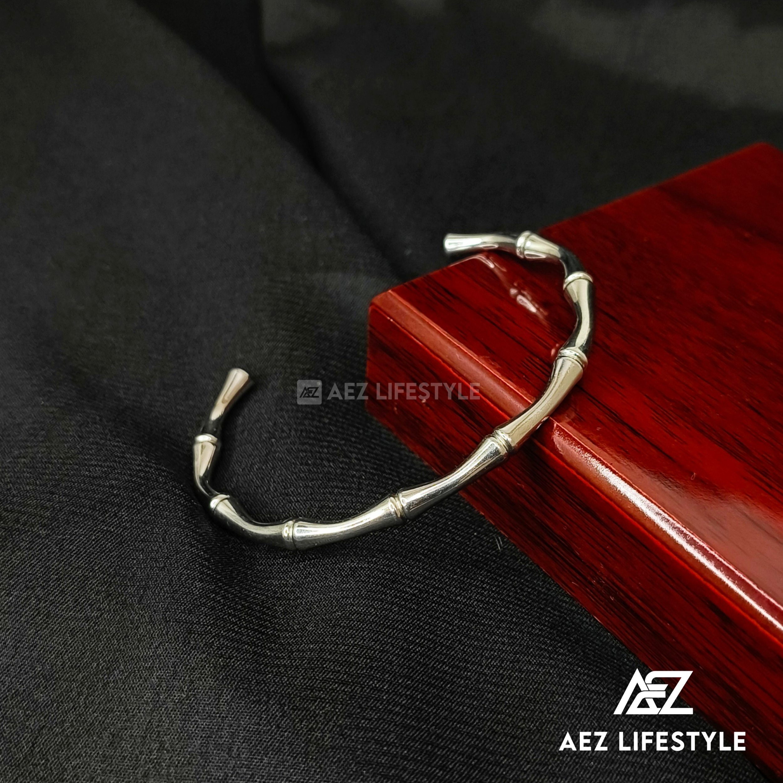 Prime Curve Cuff Bracelet (Silver Edition)