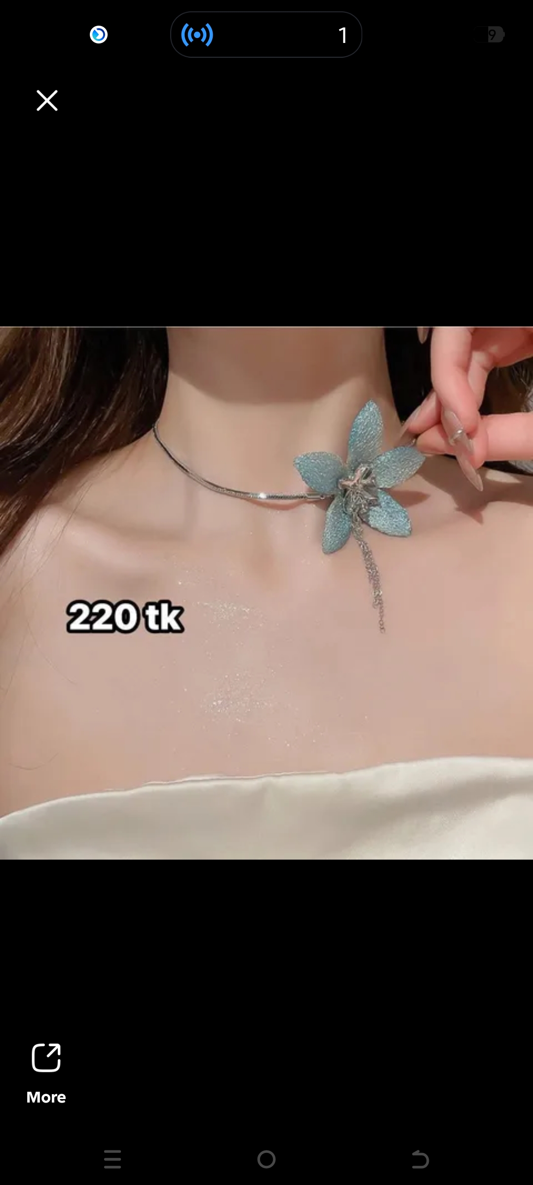 Flower neckpiece