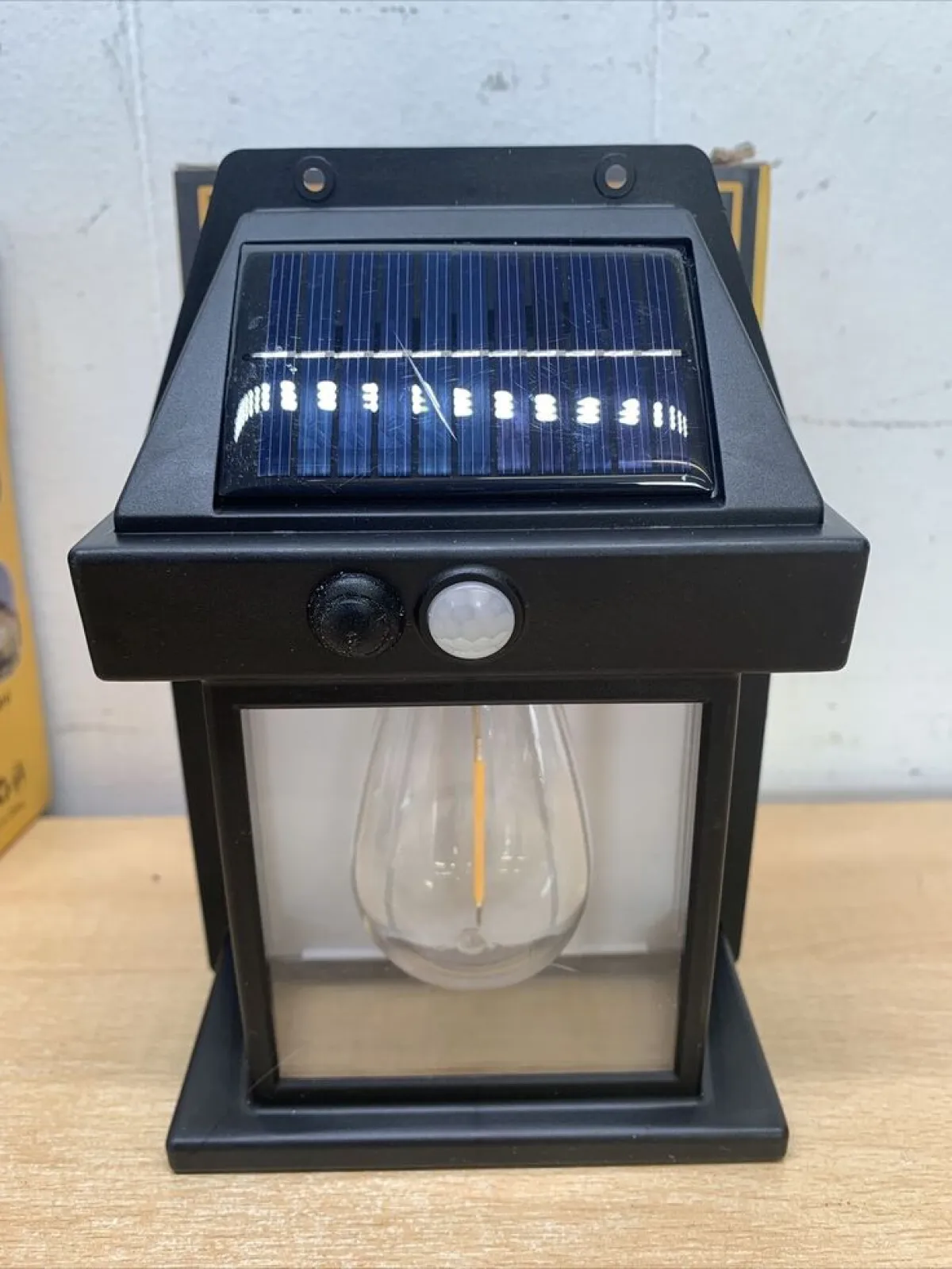 Solar Interaction Wall Lamp (Sensor Light)