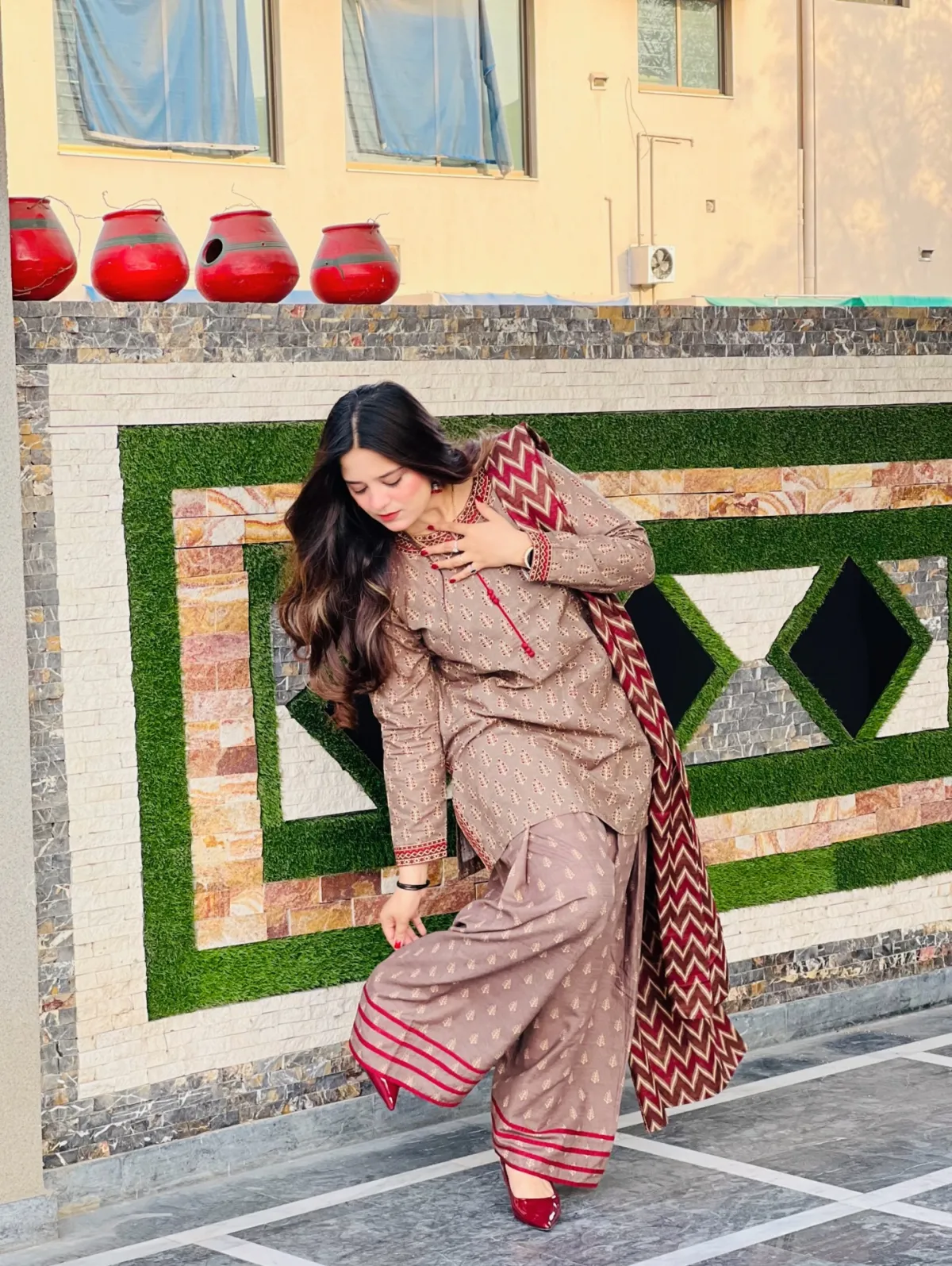 Farshi Three Piece Set - Image 4